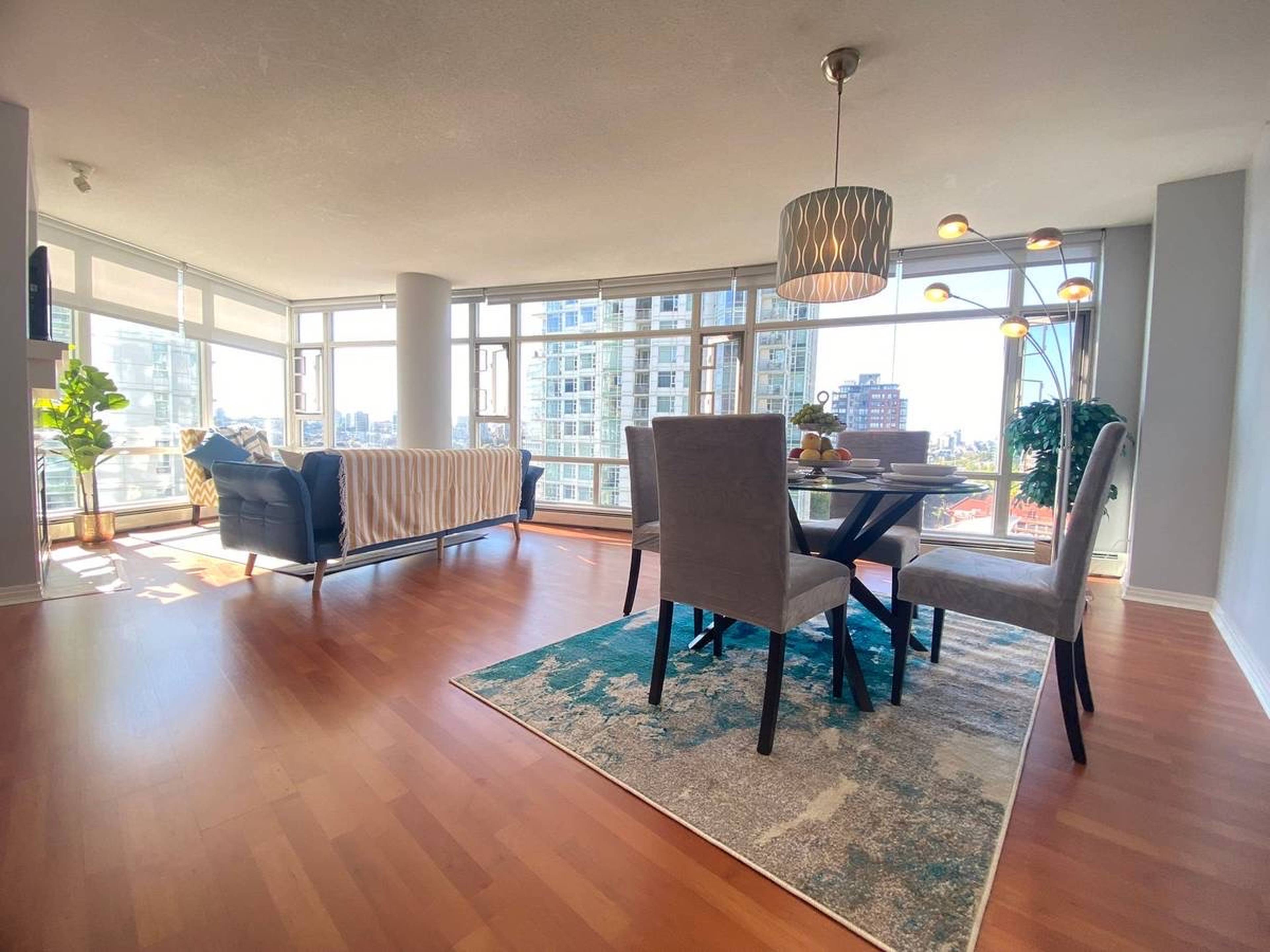 2 室  · 2 卫 for rent $5,800 / 月