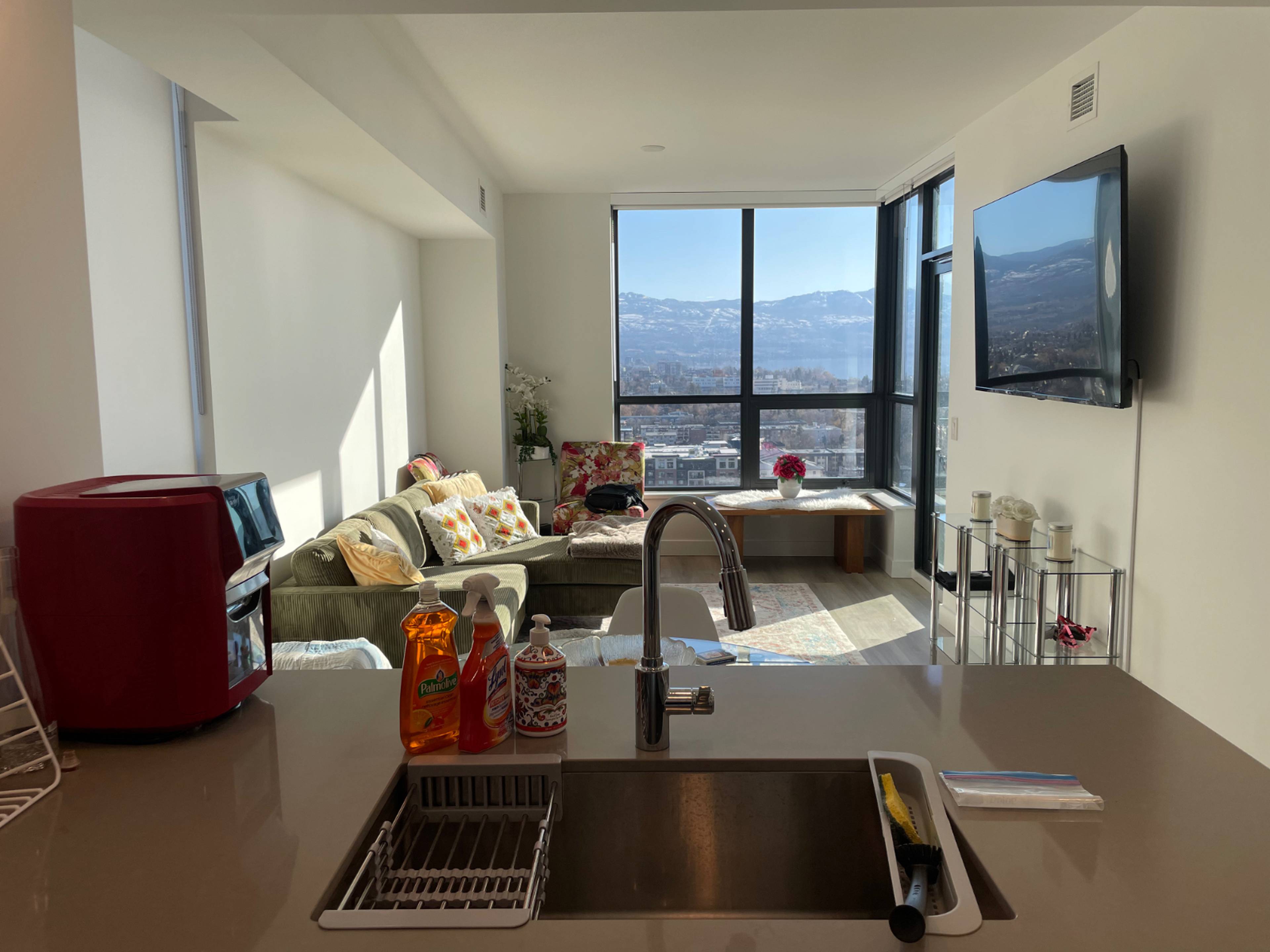 2 室  · 2 卫 for rent $2,299 / 月