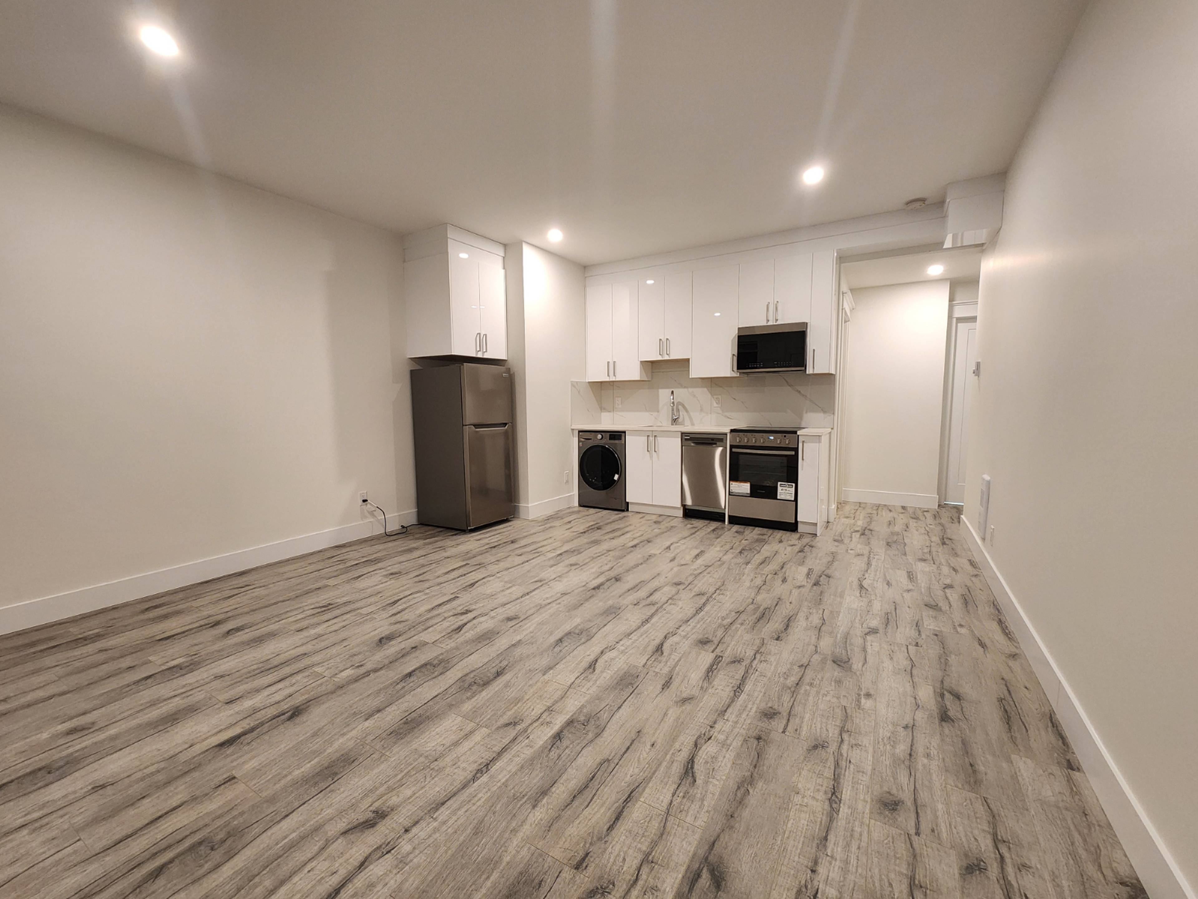 3421 Hamber Court 1