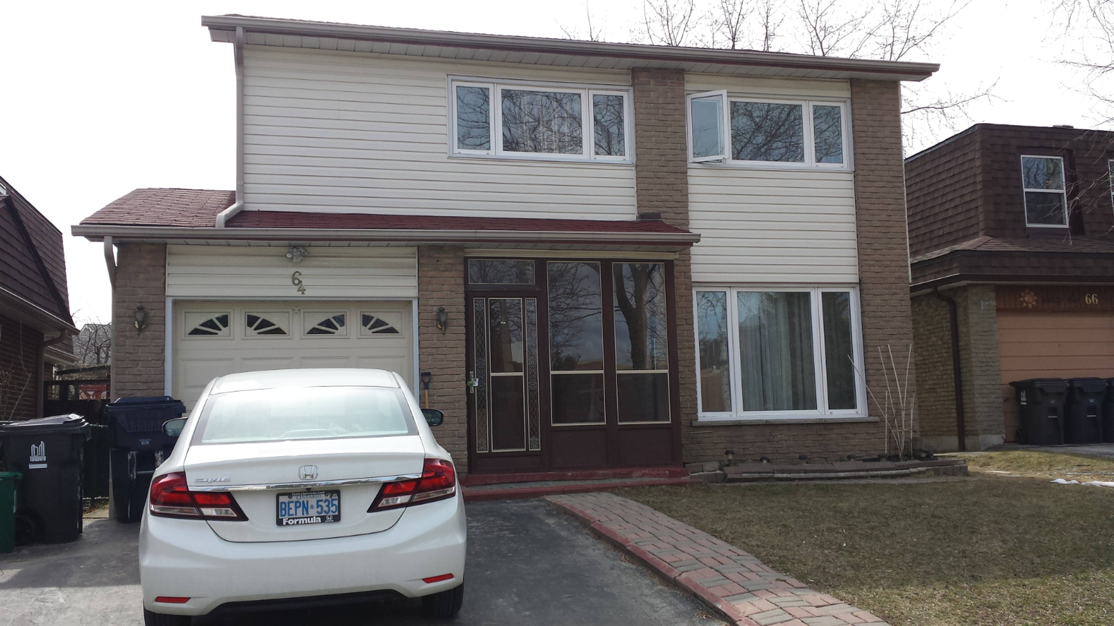 64 Alexmuir Blvd