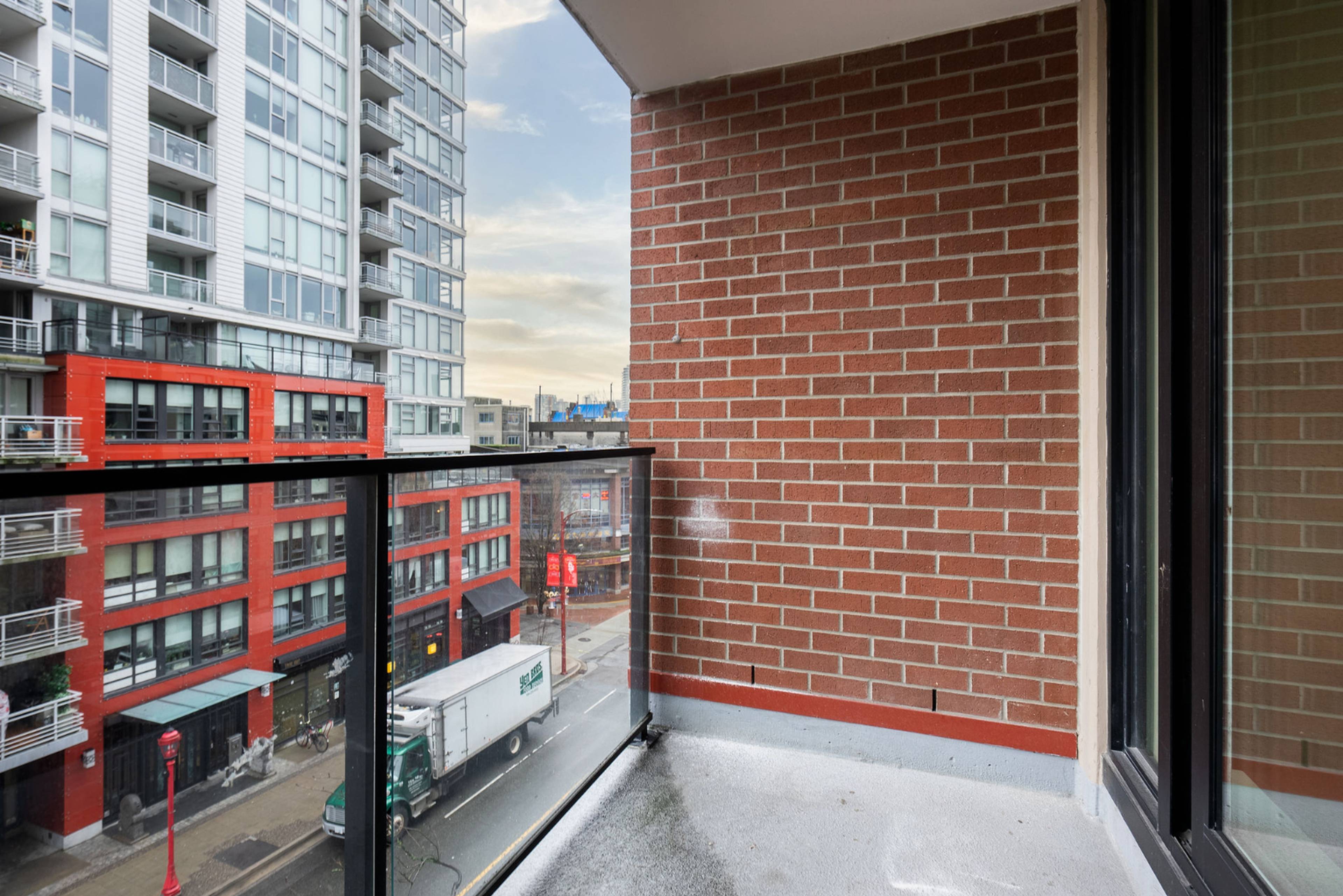 189 Keefer St 7