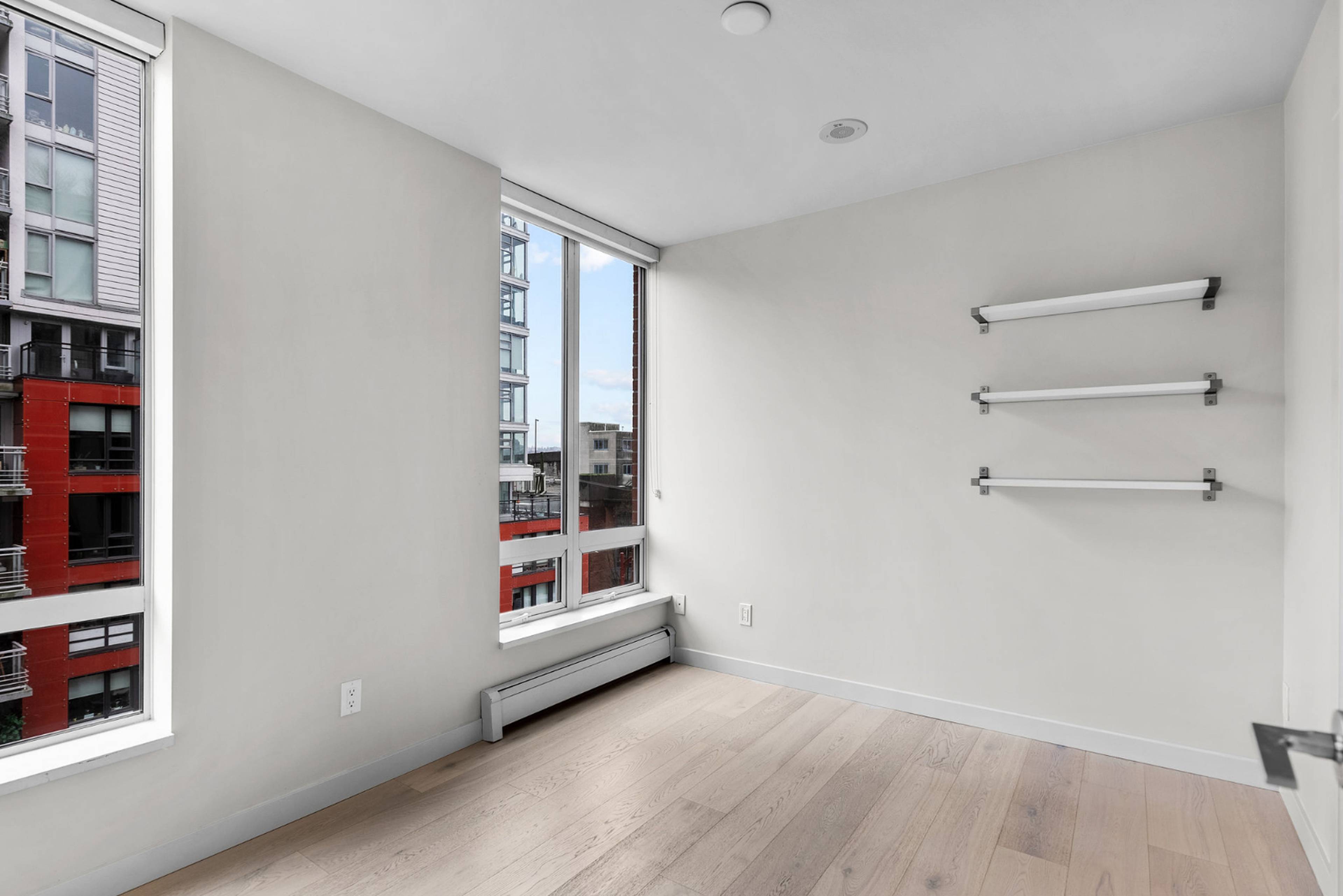 189 Keefer St 8