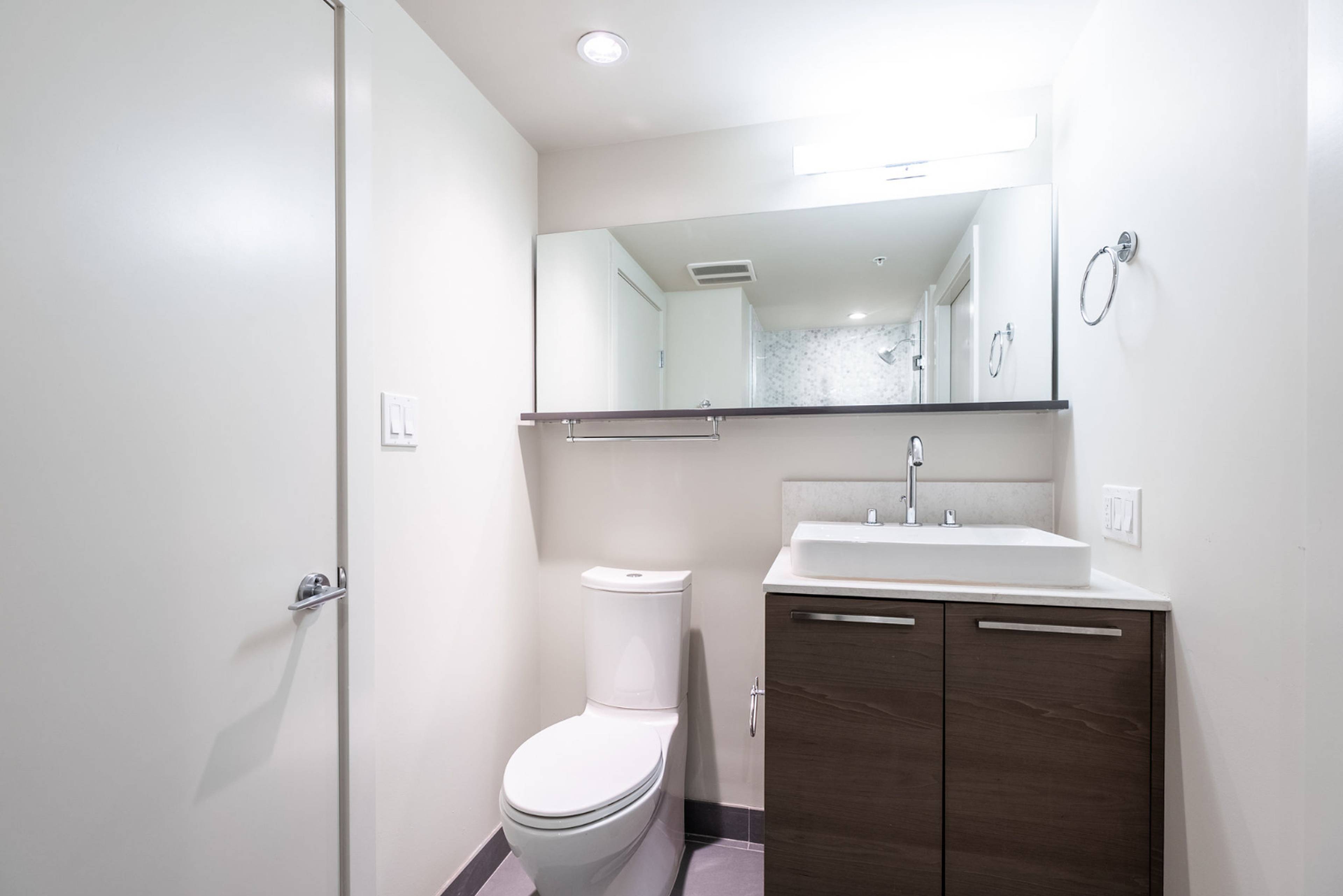 189 Keefer St 11
