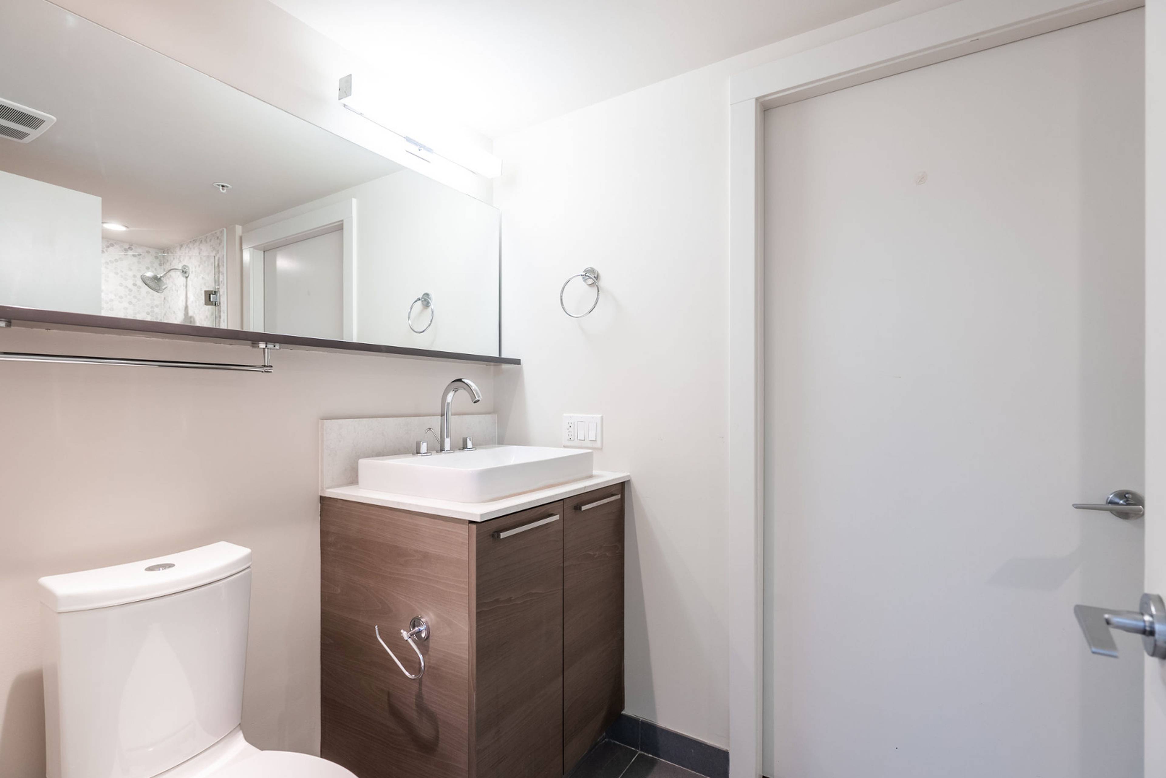 189 Keefer St 13