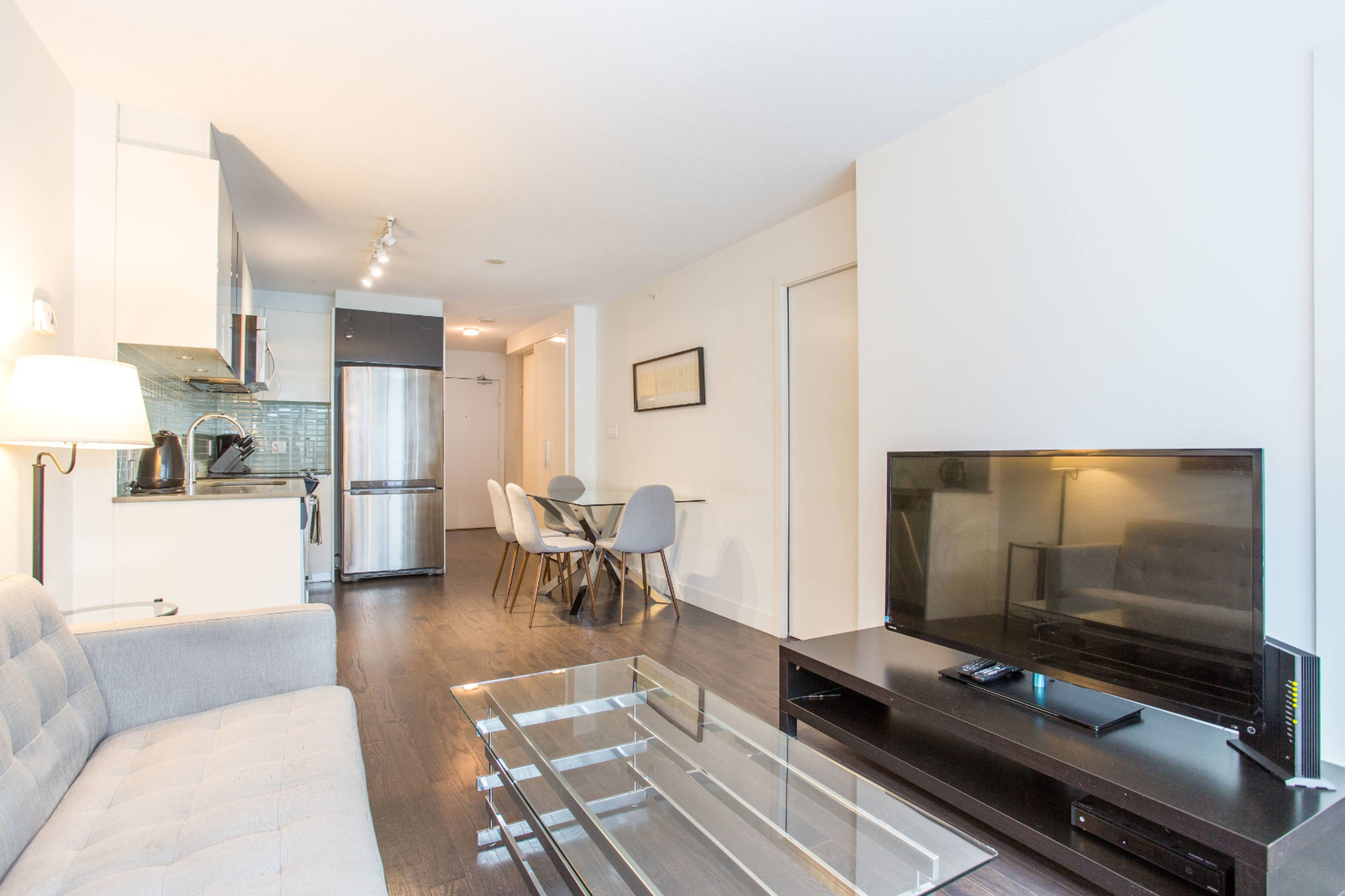 1325 Rolston St 8