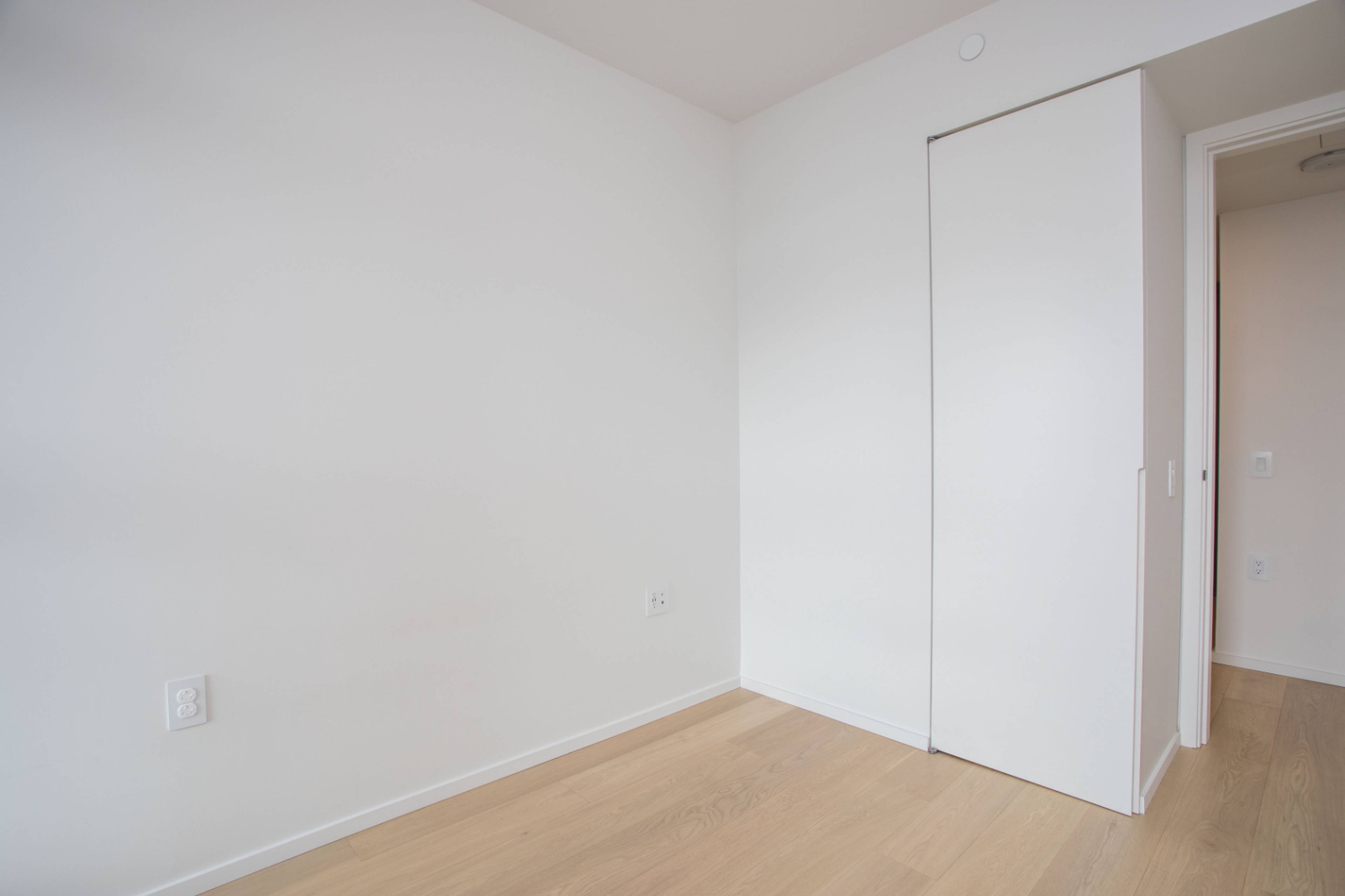 889 Pacific St 14