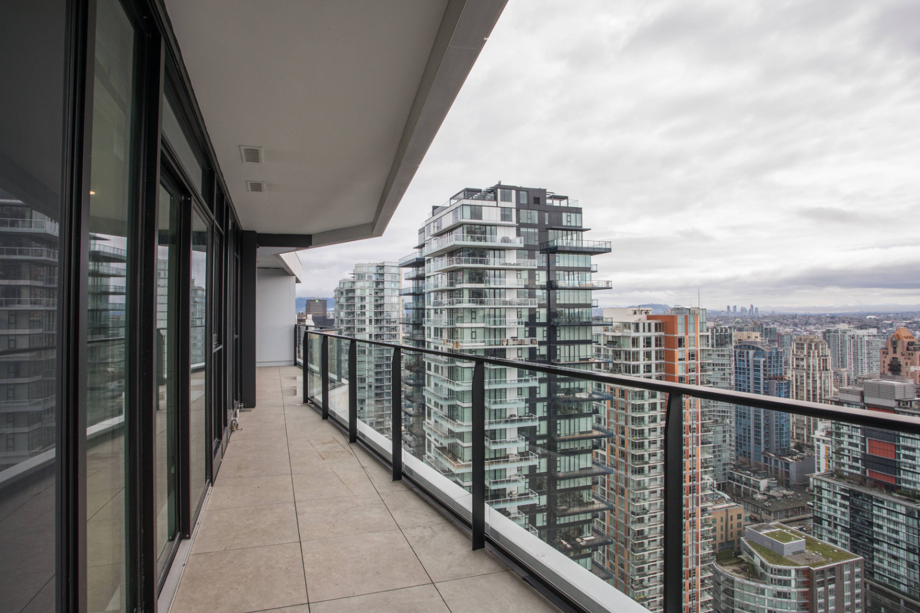 889 Pacific St 8