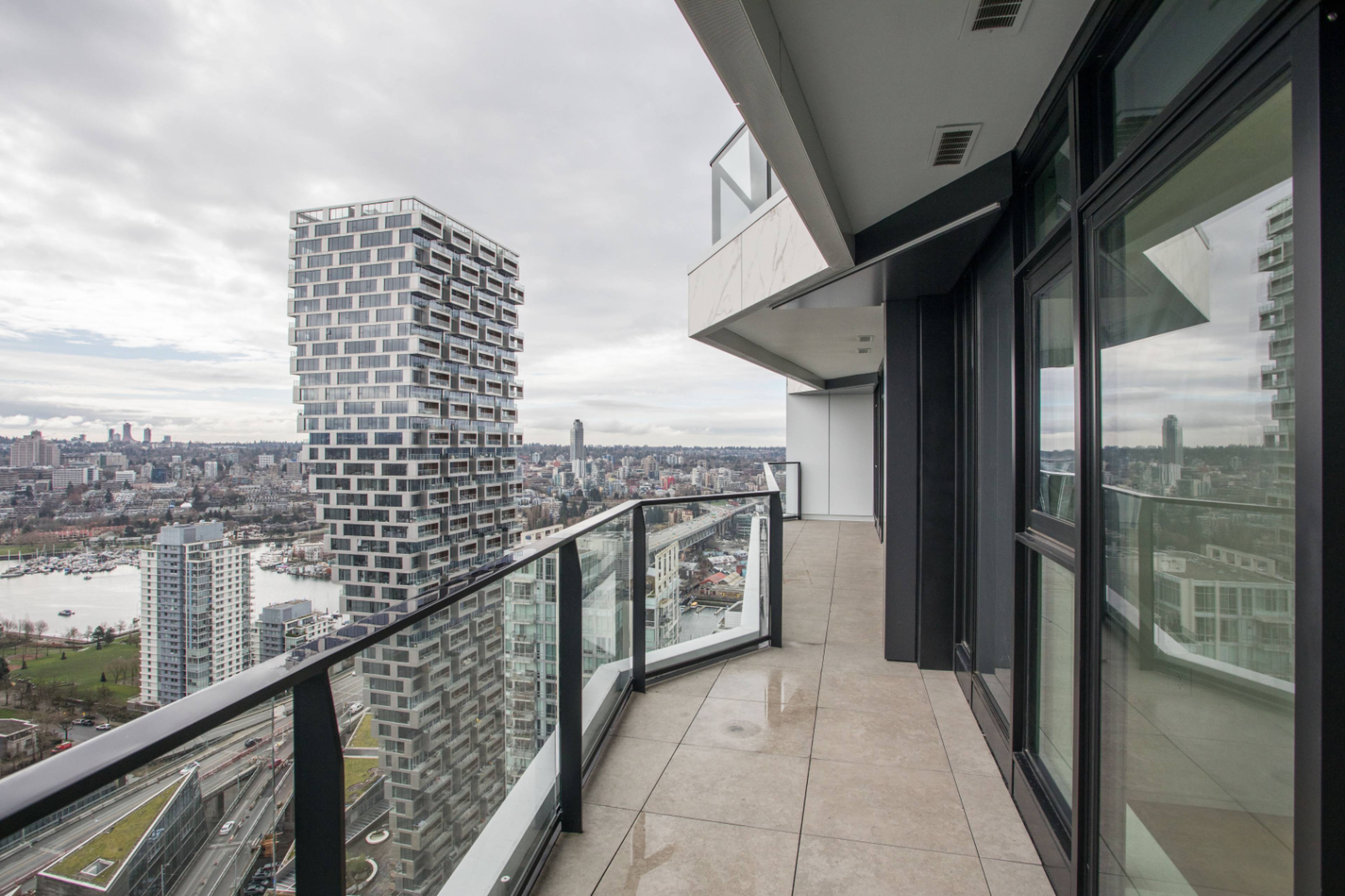 889 Pacific St 10