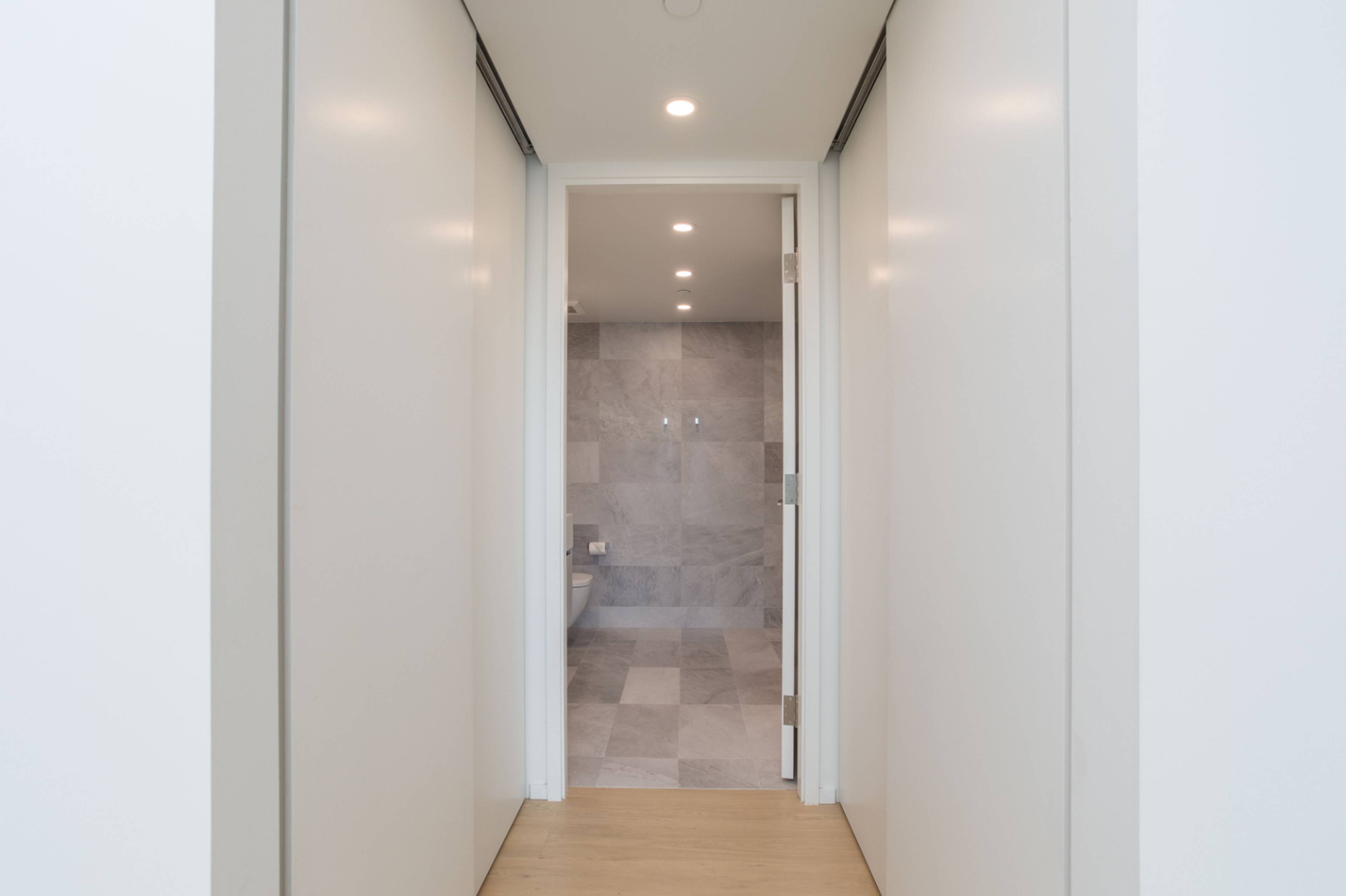 889 Pacific St 19