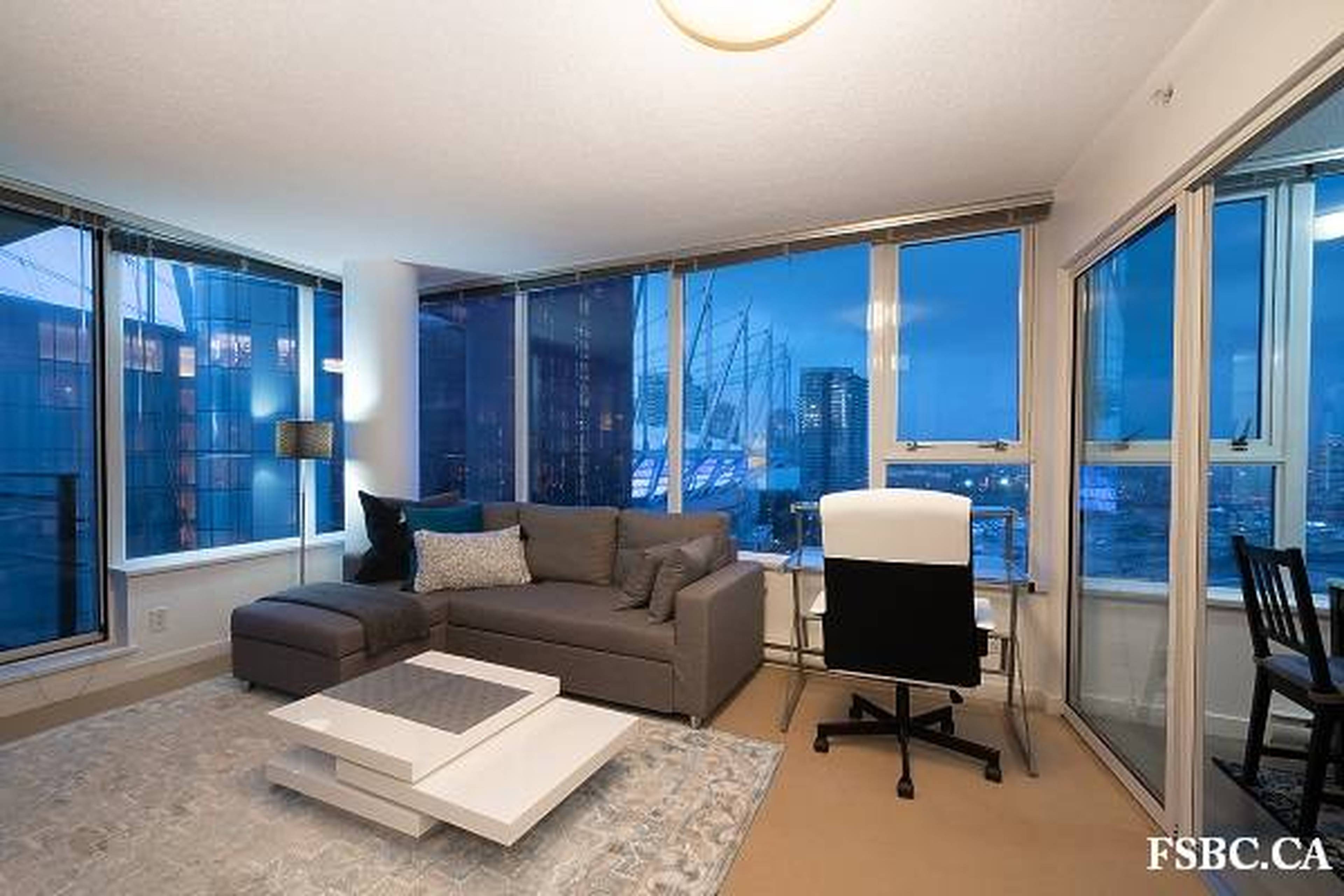 1 室  · 1 卫 for rent $3,380 / 月