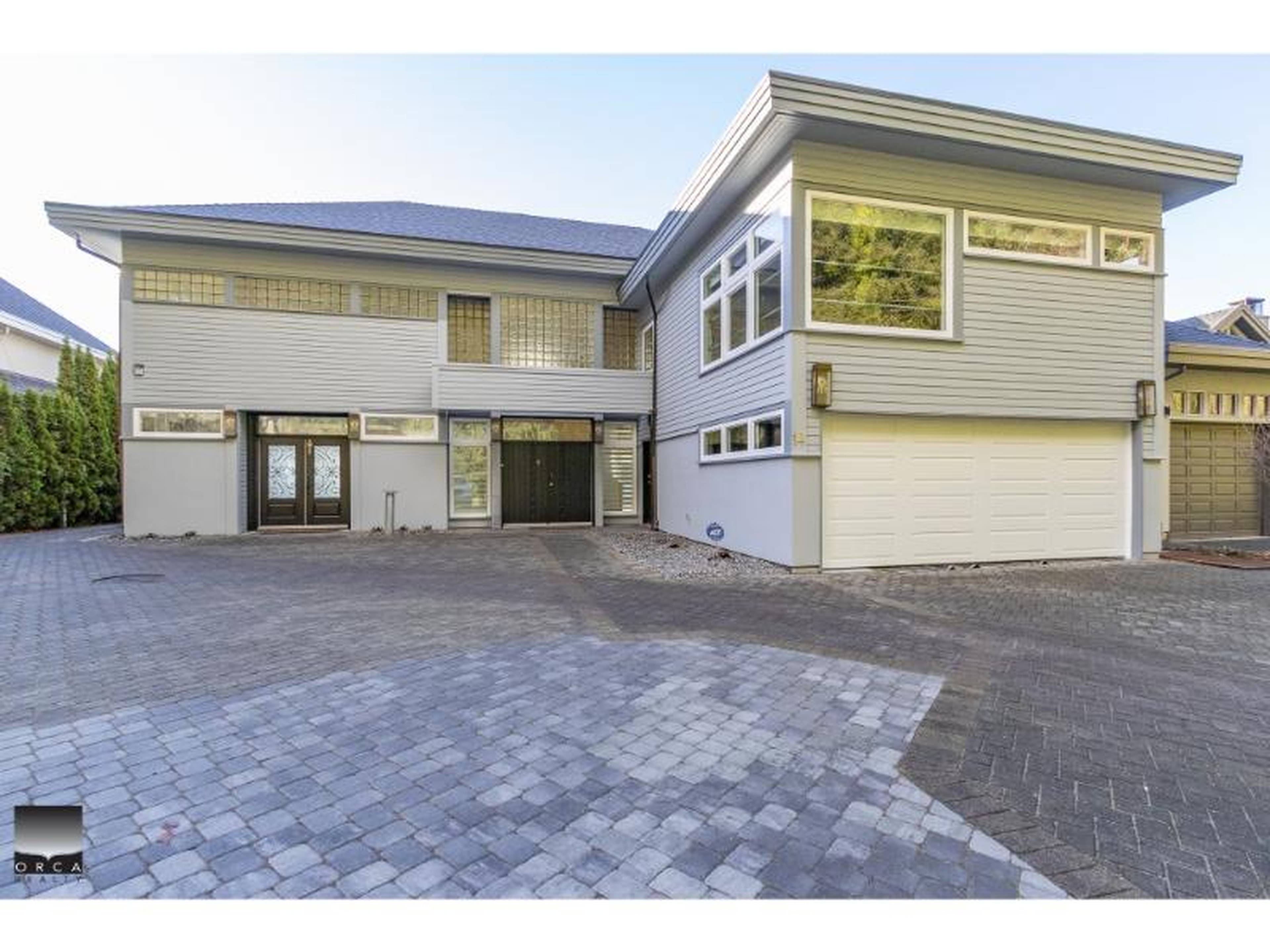 14 Ocean Point Dr