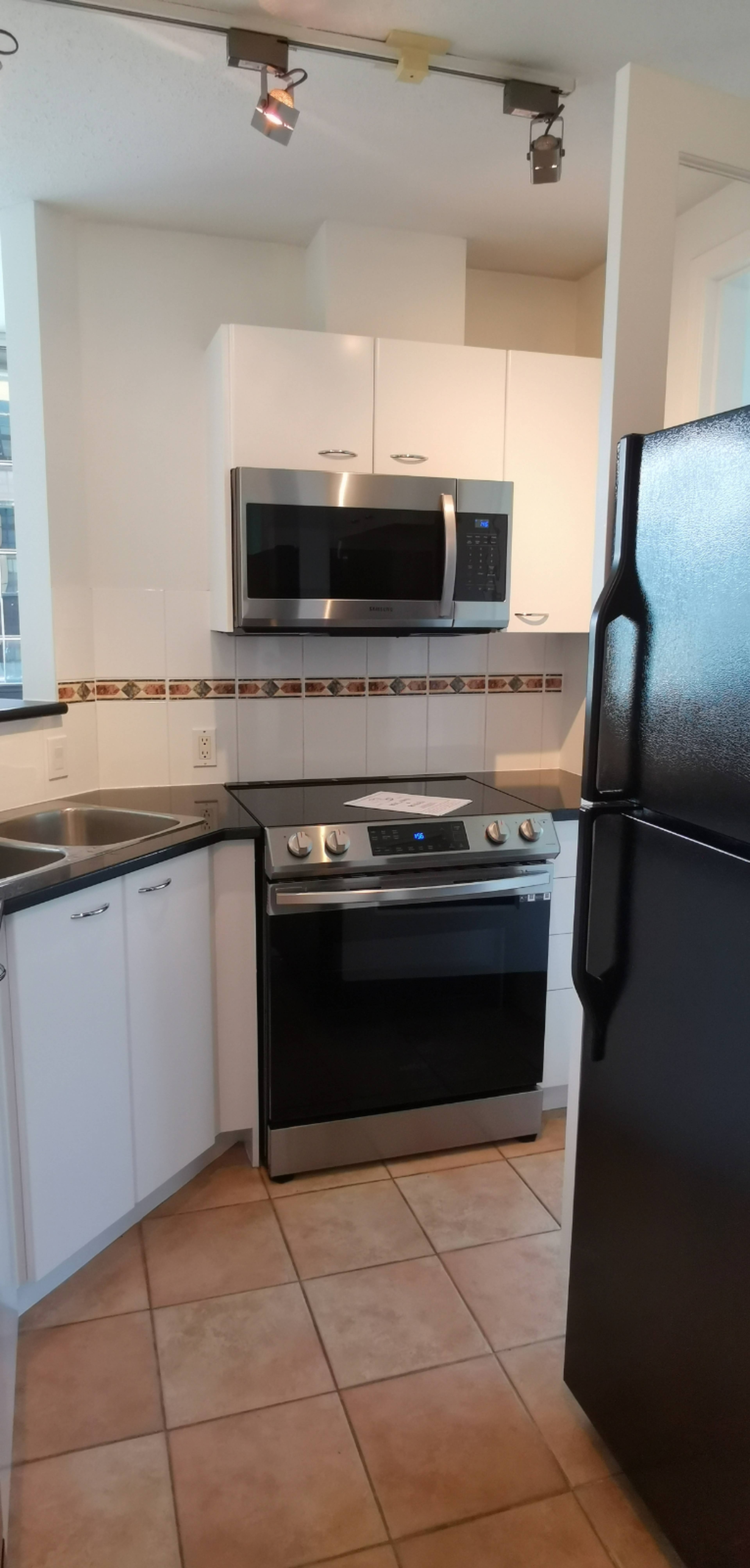 1367 Alberni St 4