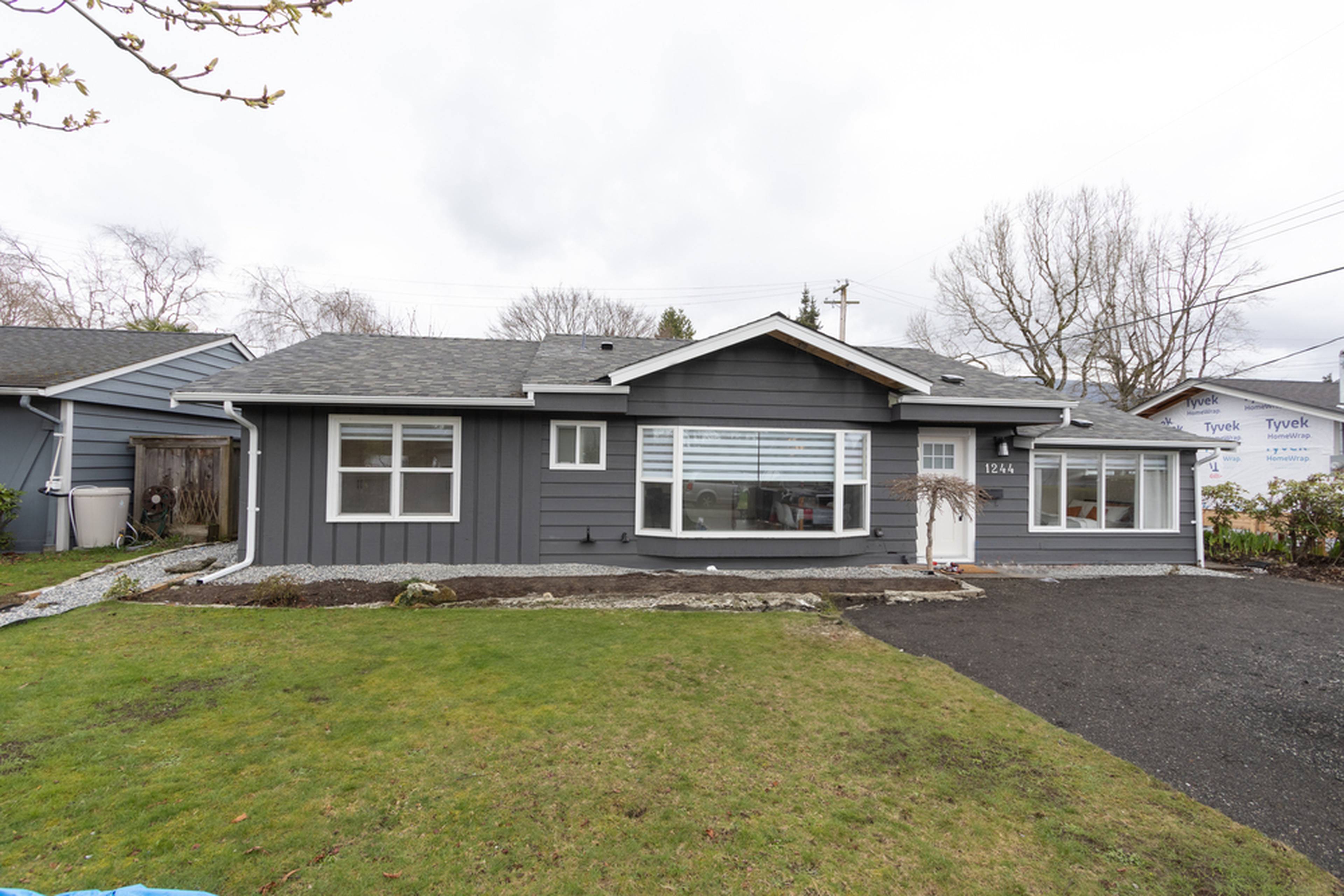 1244 Rosewood Cres