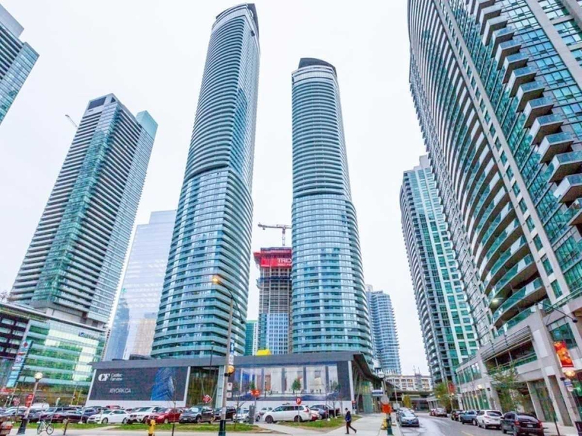 Ice Condos Toronto, ON - 12 York St | liv.rent