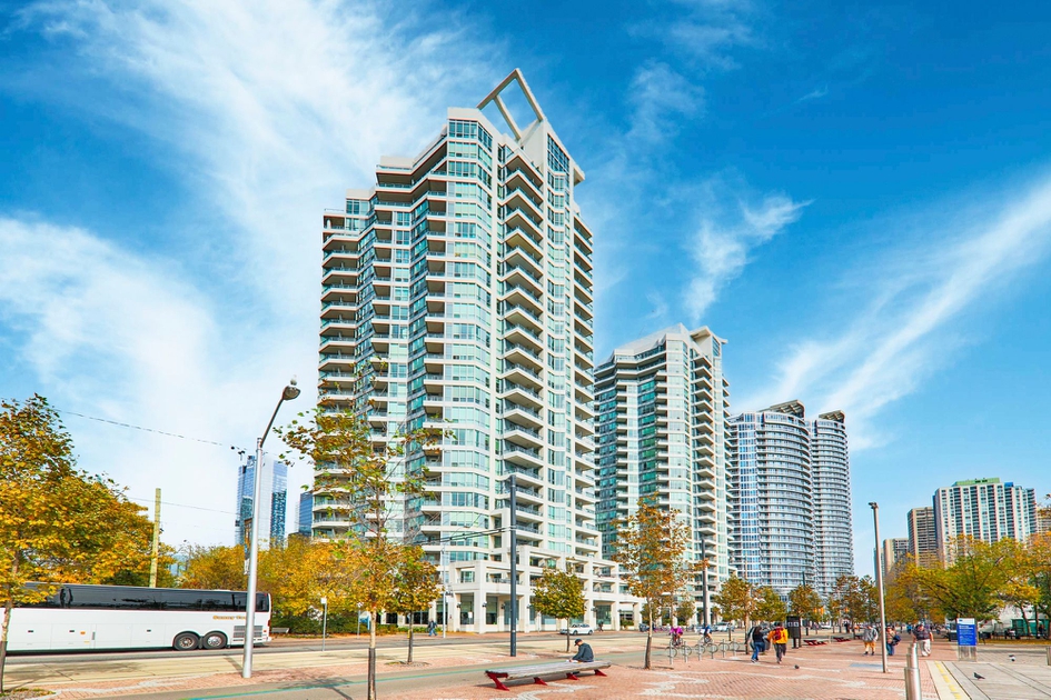 The Riviera Toronto, ON 228 Queens Quay W liv.rent