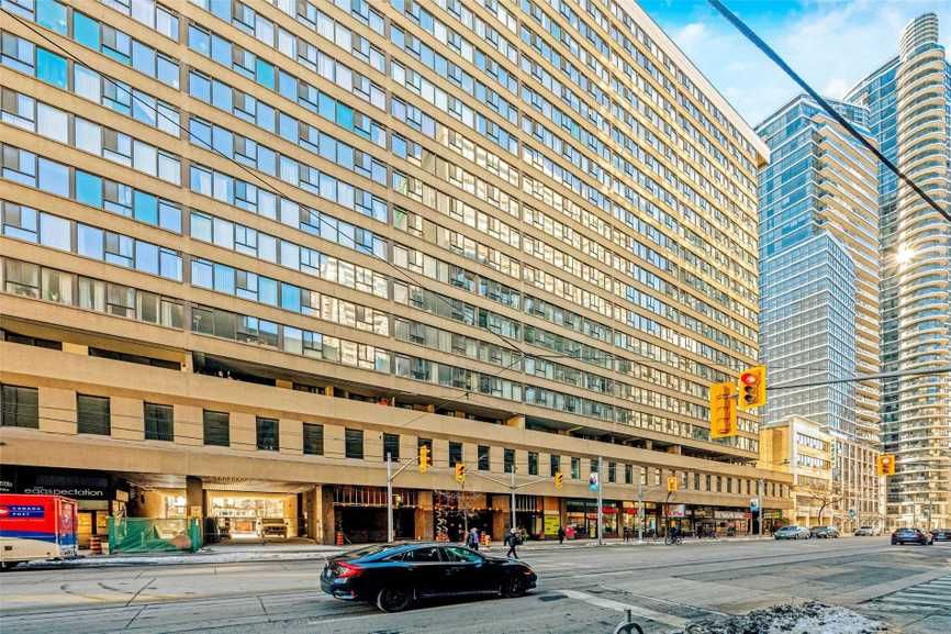 The Lexington Toronto, ON - 45 Carlton St | liv.rent