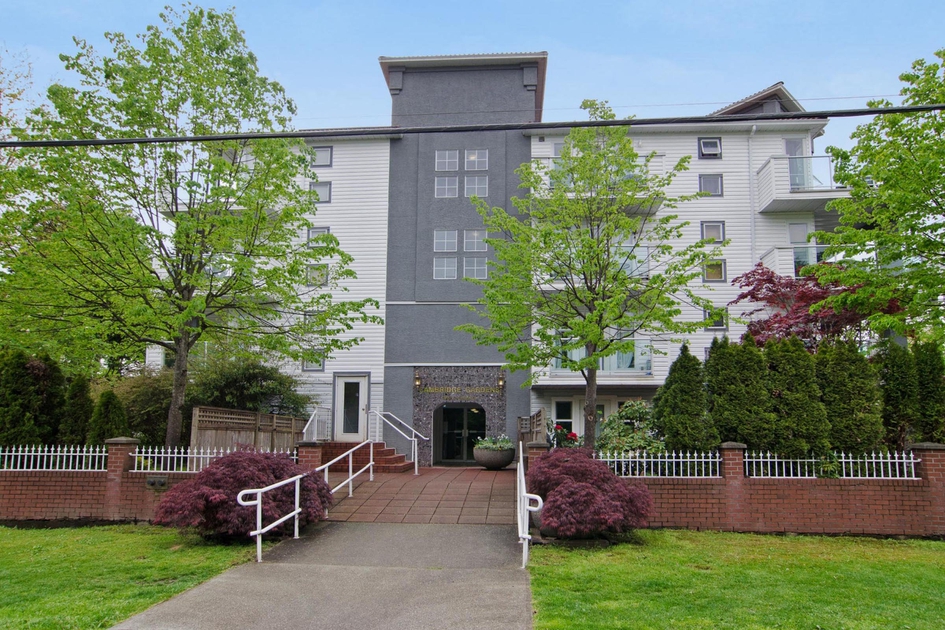 Cambridge Gardens 2983 Cambridge Street Apartments for Rent Port