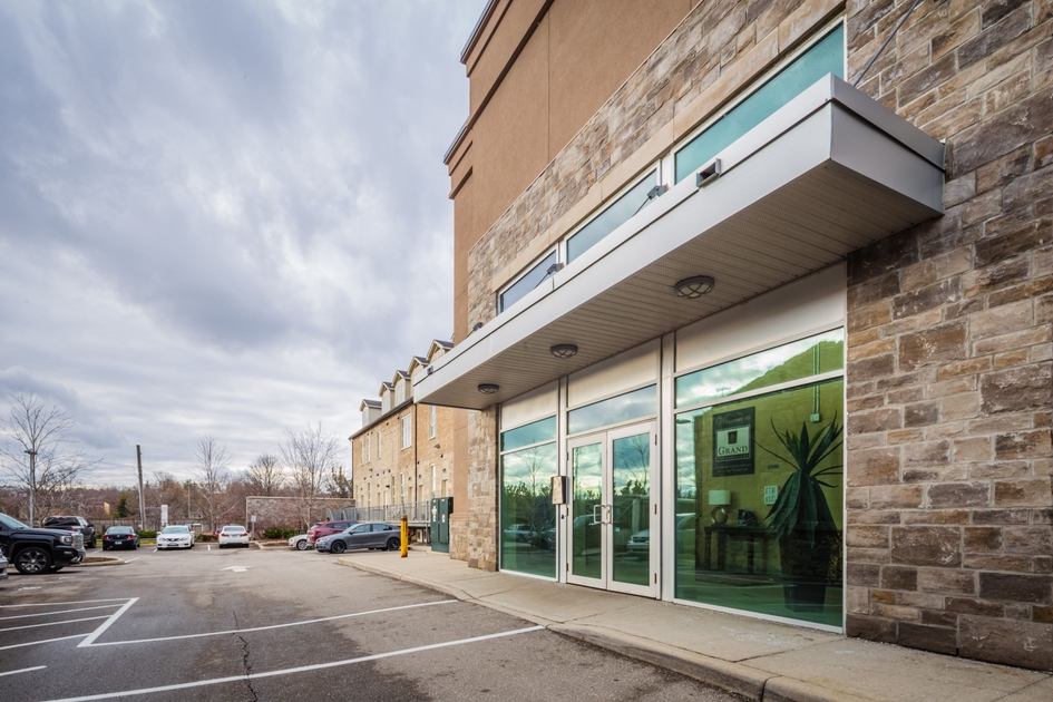Grand River Apartments