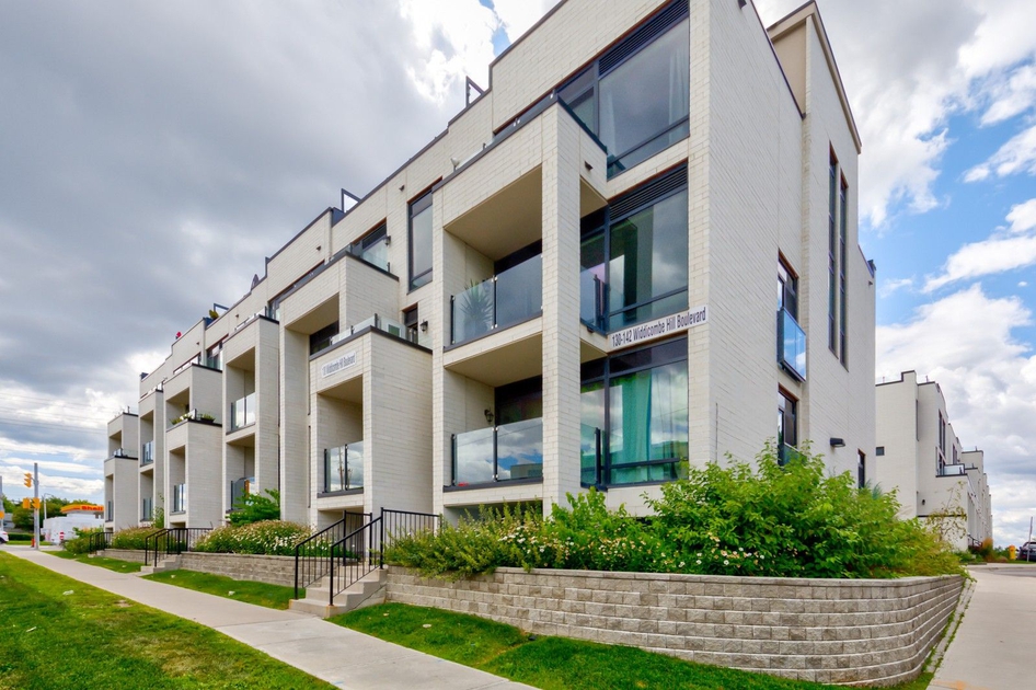 Hill Blvd Etobicoke, ON 142 Hill Blvd liv.rent