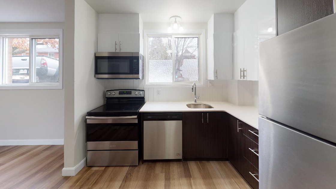 Britannia Beachfront 2780 Rowatt Street Apartments for Rent Ottawa