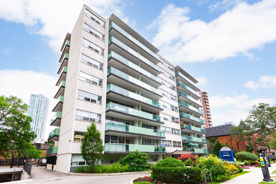 135 Isabella Street Toronto, ON 135 Isabella Street liv.rent
