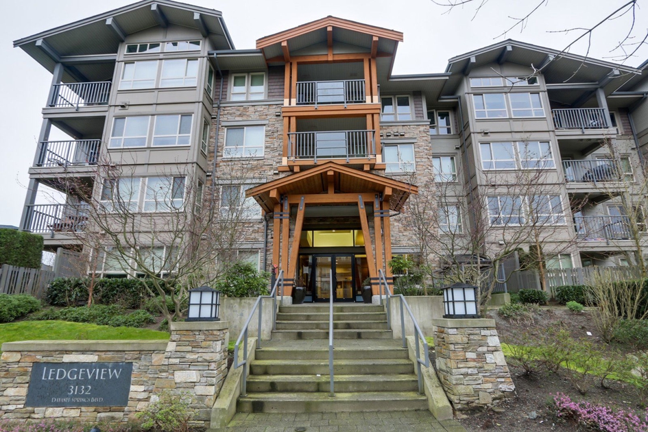 Ledgeview 3132 Dayanee Springs Blvd Apartments for Rent Coquitlam