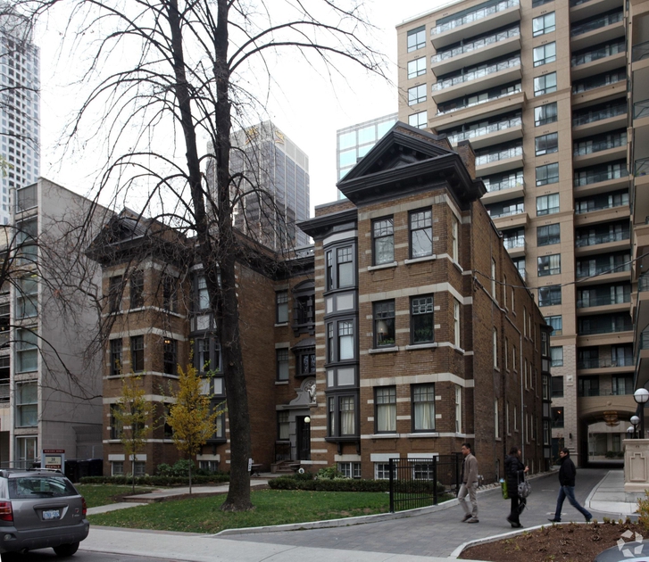 St Charles Court Apartments Toronto ON 30 Charles St E liv rent
