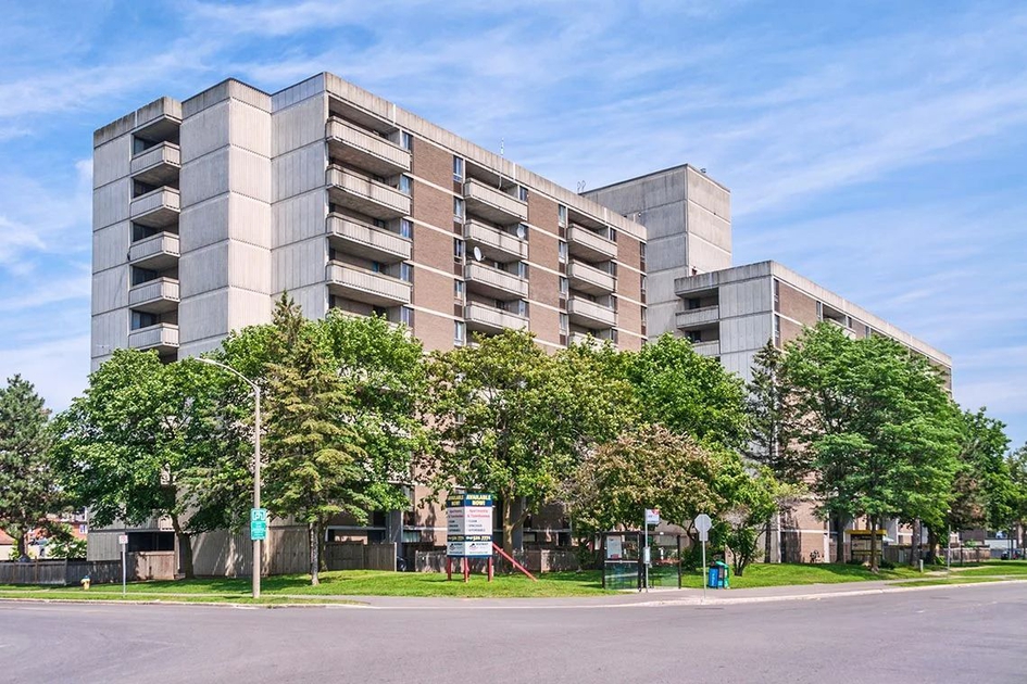 Gilboa Towers Ottawa, ON - 3301 Uplands Dr | liv.rent