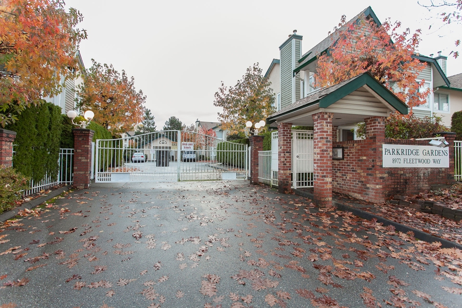 Parkridge Gardens Surrey, BC 8972 Fleetwood Way liv.rent