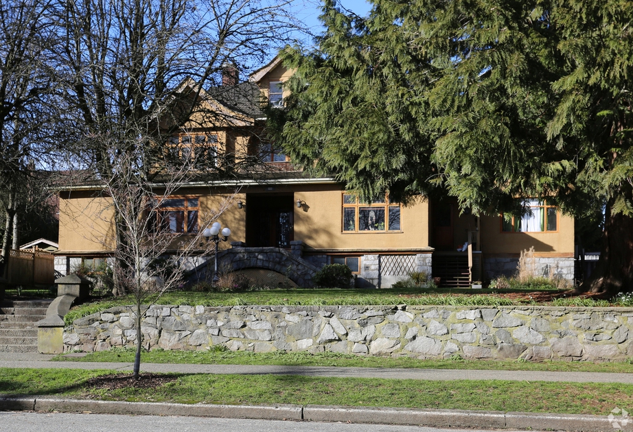 Prime Queens Park New Westminster, BC 411 3rd Ave liv.rent