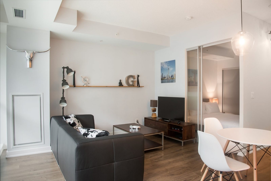 1 Bedroom 199 Richmond St W, Toronto, ON 1 Bedroom Apartment for