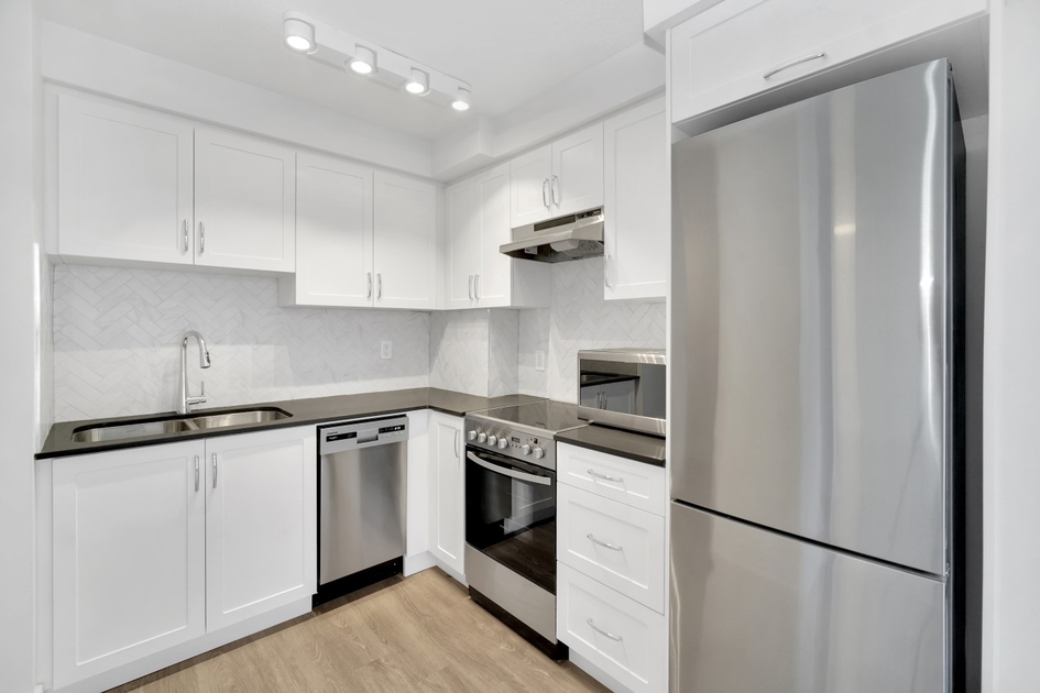 1160 Broughton St, Vancouver, BC 1 Bedroom Apartment for Rent liv.rent