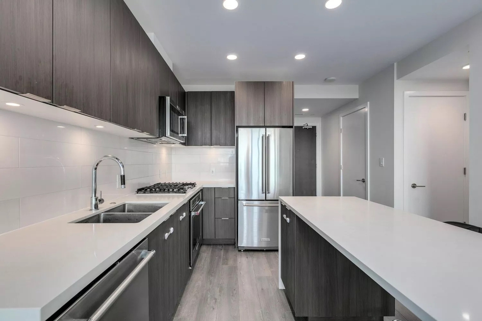 530 Whiting Way, Coquitlam, BC 1 Bedroom Apartment for Rent liv.rent