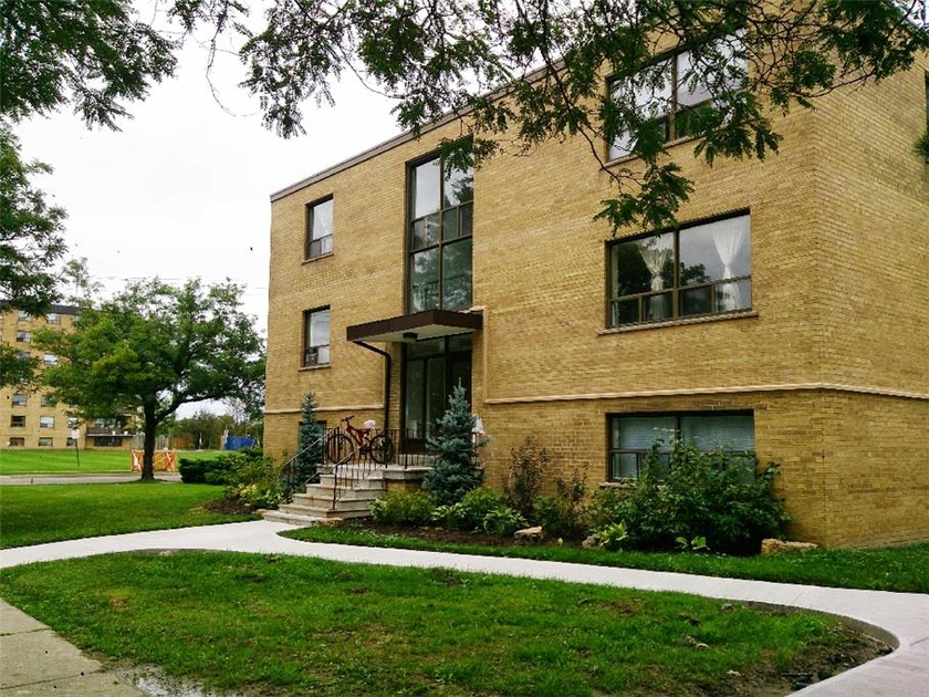 25, 35 Jansusie Rd, Etobicoke, ON Studio Apartment for Rent liv.rent