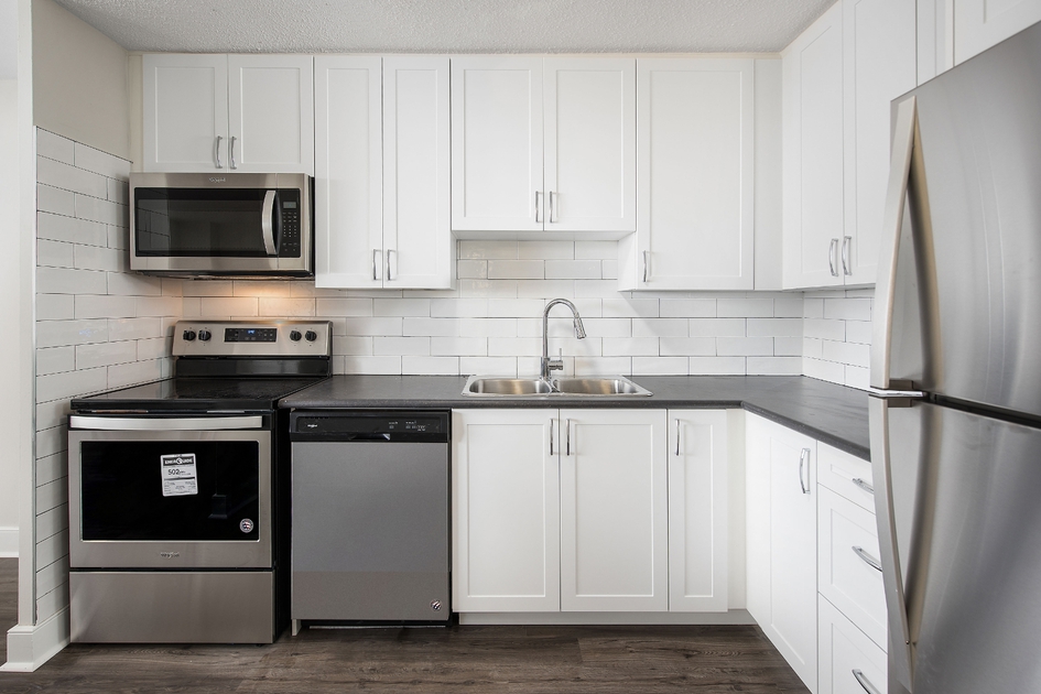 2757 Kipling Ave, Etobicoke, ON 3 Bedroom Apartment for Rent liv.rent