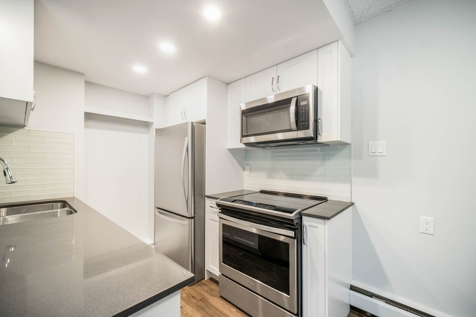 1005 Jervis St, Vancouver, BC 1 Bedroom Apartment for Rent liv.rent