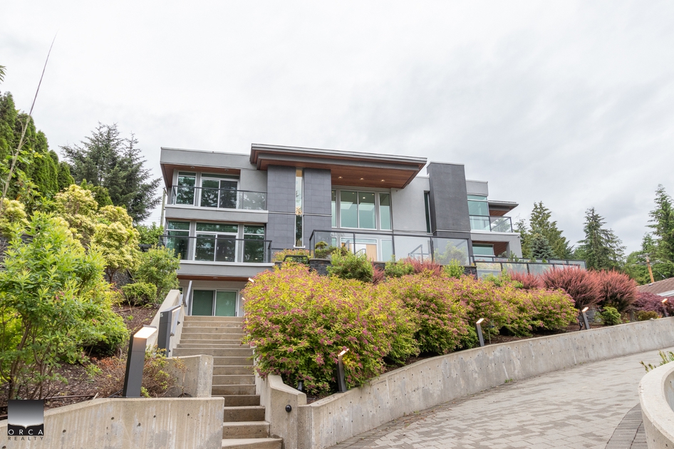 621 Kenwood Rd, West Vancouver, BC 5 Bedroom House for Rent liv.rent