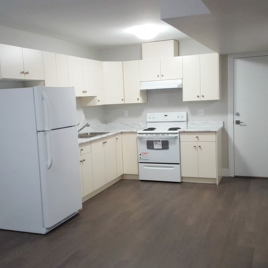 Darwin Ave, Coquitlam, BC 3 Bedroom Room for Rent liv.rent