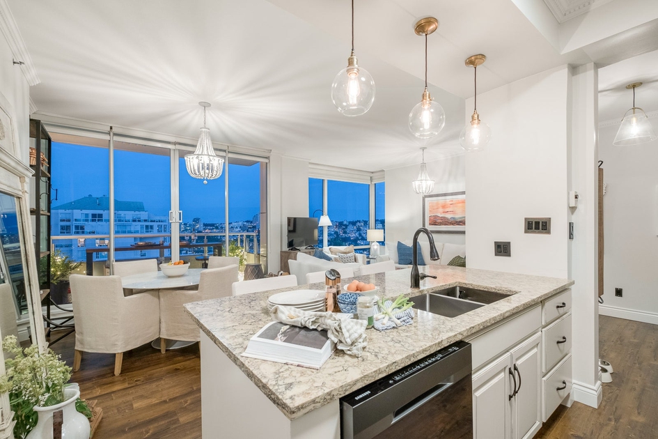 1500 Hornby St, Vancouver, BC 2 Bedroom Apartment for Rent liv.rent