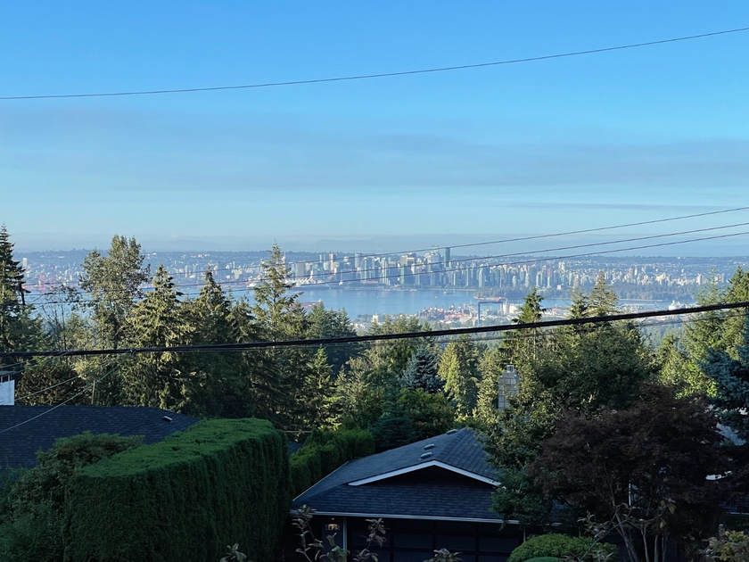 Starlight Way, North Vancouver, BC 5 Bedroom House for Rent liv.rent