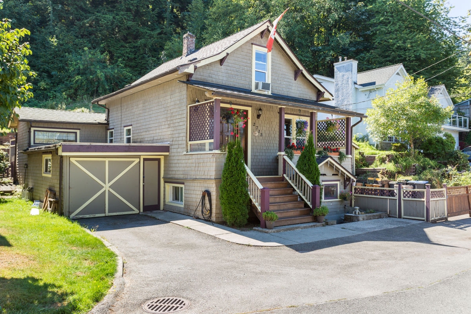 2713 Jane St, Port Moody, BC 3 Bedroom House for Rent liv.rent