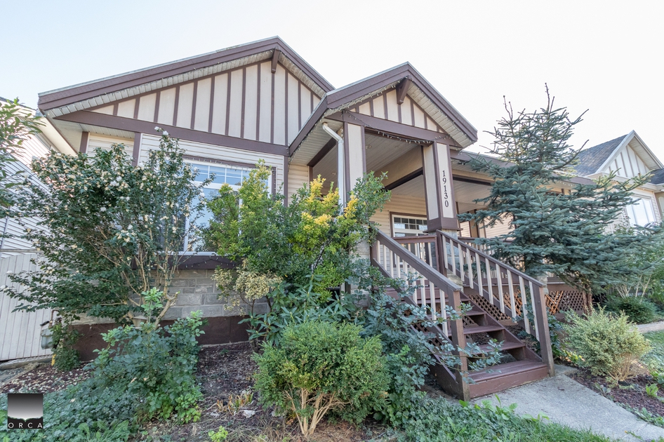 LOWER 19130 69A Ave, Surrey, BC 4 Bedroom Room for Rent liv.rent