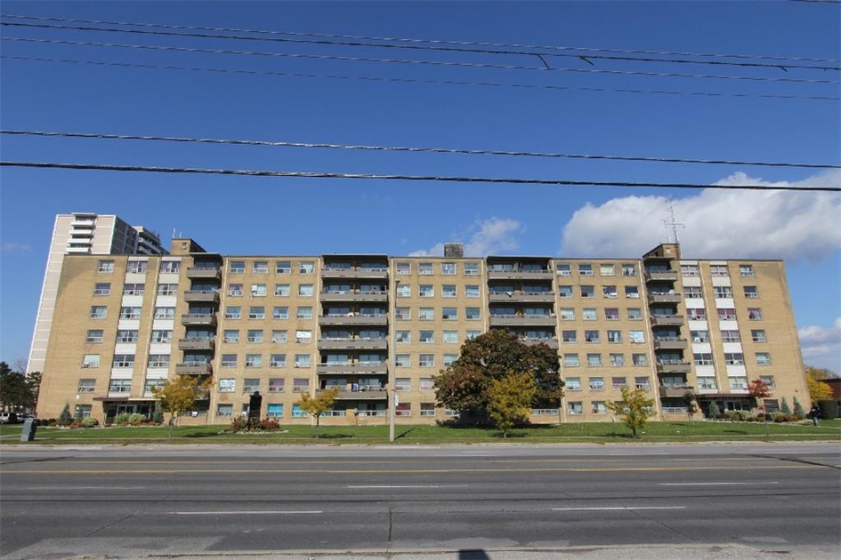 27002702 Lawrence Avenue East, Scarborough, ON 1 Bedroom Apartment