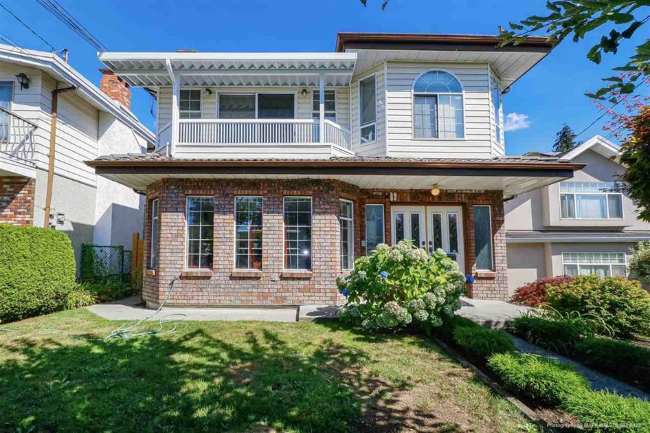 Ground Level 7656 Nelson Ave, Burnaby, BC 3 Bedroom Room for Rent