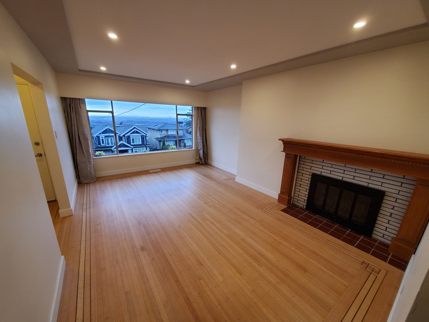 4251 Southwood St, Burnaby, BC 3 Bedroom House for Rent liv.rent