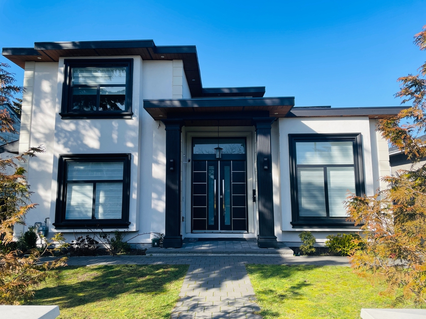 17th Ave, Burnaby, BC 2 Bedroom Room for Rent liv.rent