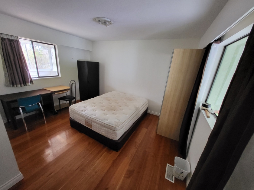 Springer Ave, Burnaby, BC Furnished Room for Rent liv.rent