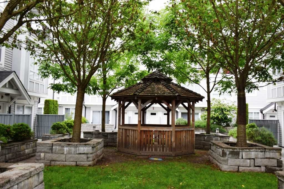 22 13239 Old Yale Rd, Surrey, BC 3 Bedroom Townhouse for Rent liv