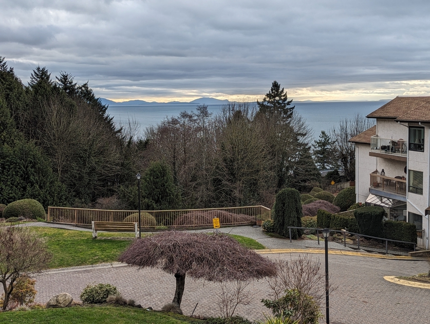 519 1350 Vidal St, White Rock, BC 2 Bedroom Apartment for Rent