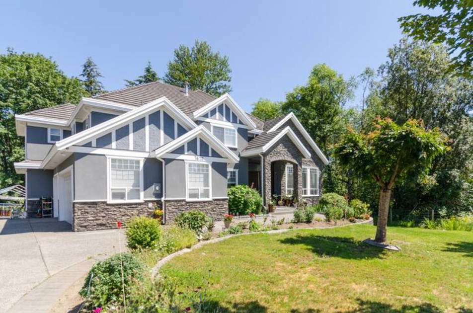 7672 161 St, Surrey, BC 3 Bedroom Room for Rent liv.rent